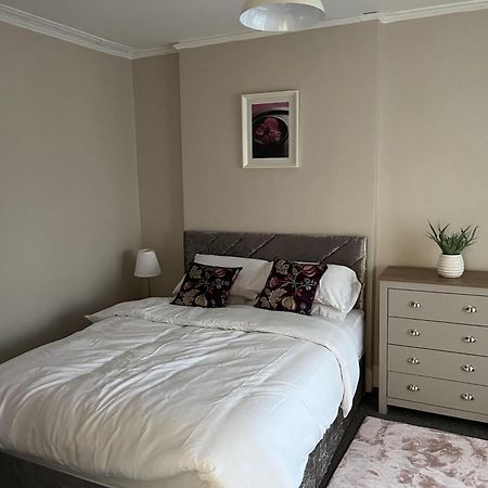 3 Bed Cozy Antrim Apartment With Great Views Exterior foto