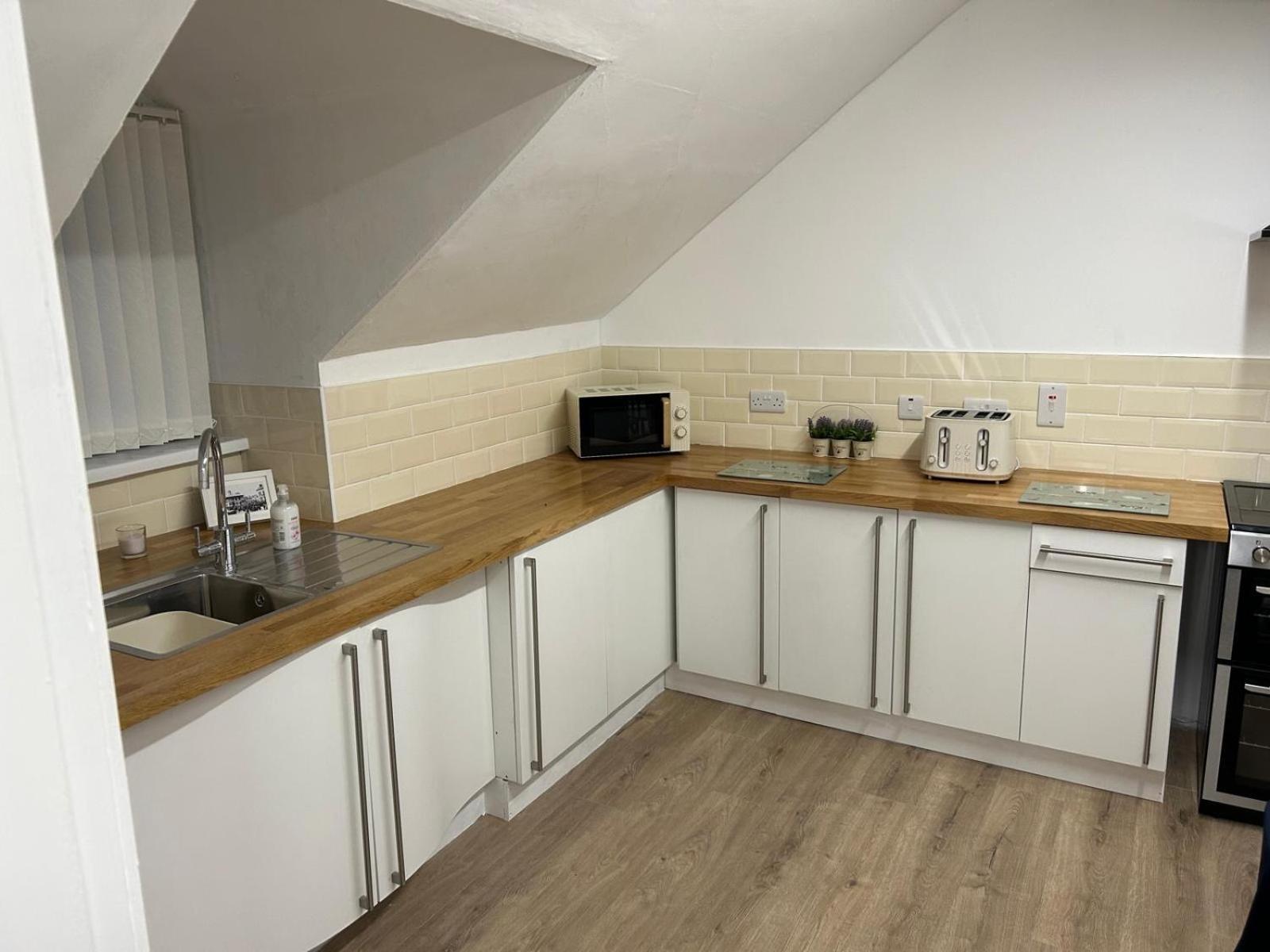 3 Bed Cozy Antrim Apartment With Great Views Exterior foto